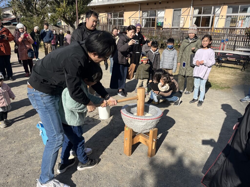 楽しく餅つき大会