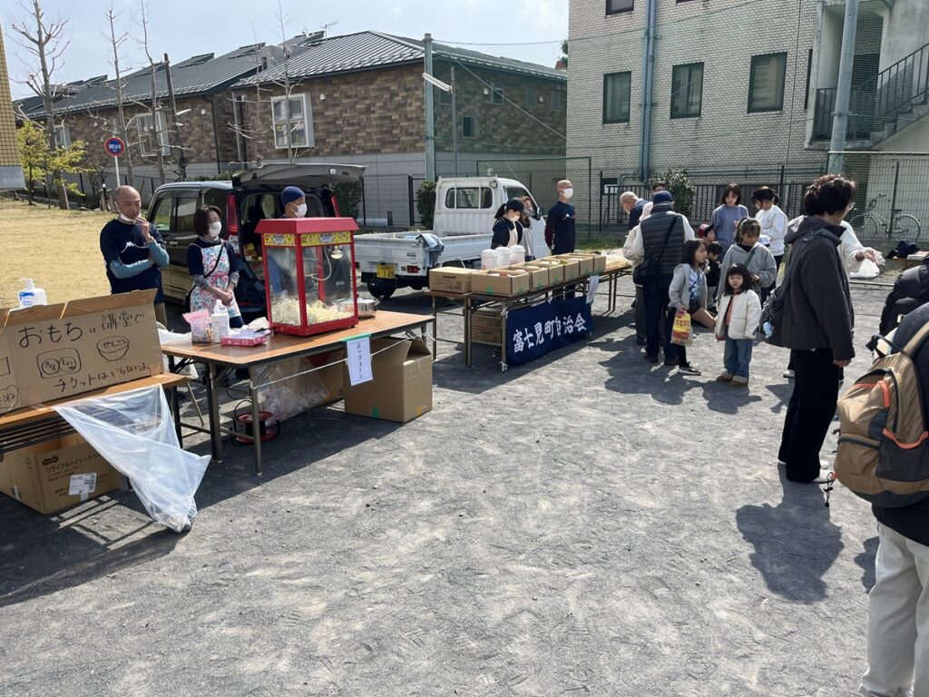 出し物も沢山で大賑わい