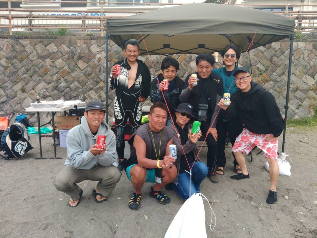 逗子海岸で楽しい仲間とBBQ