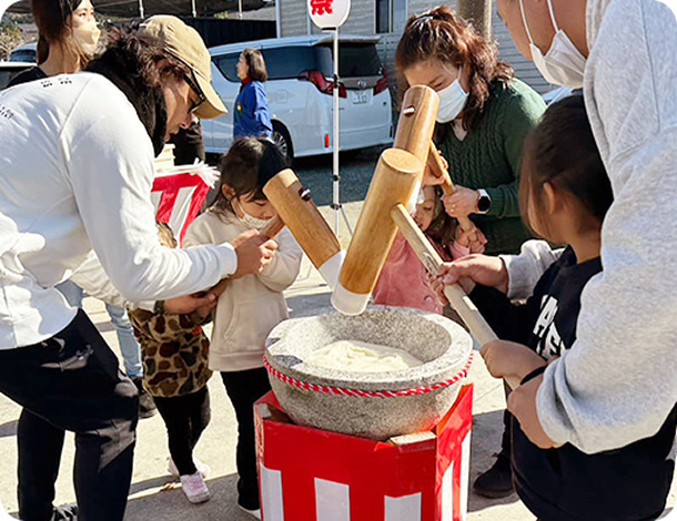 必要な機材や食材は全て現地へお届け。さらに国産黒毛和牛A4ランク以上の絶品お肉を使用！